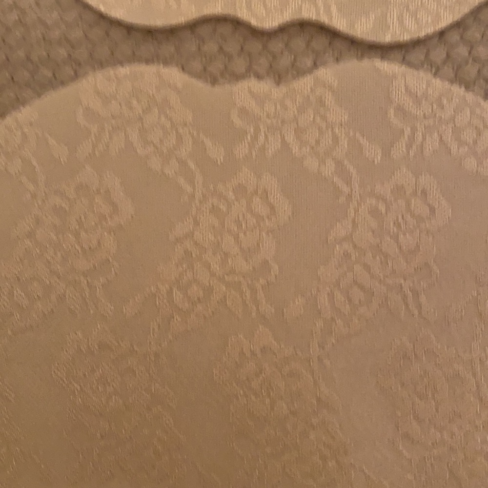 Adhesive bra - Picture 5 of 5